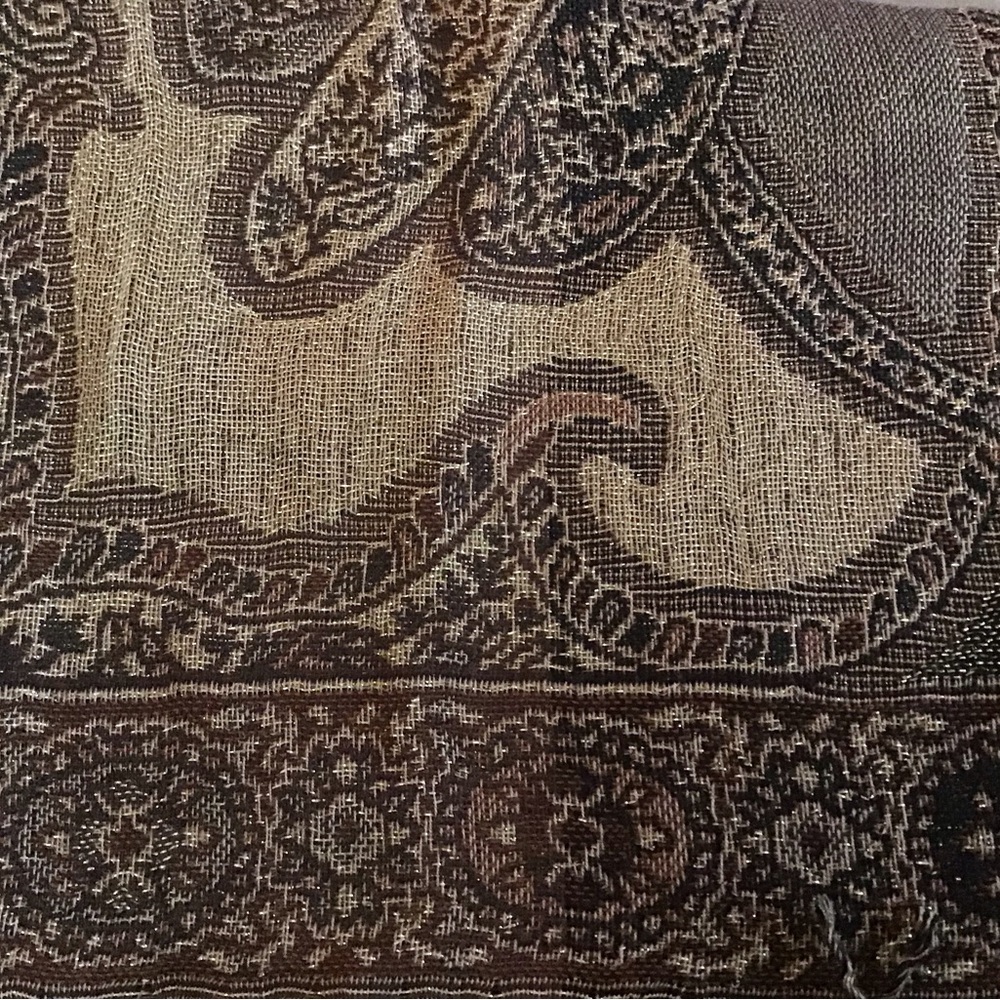 Scarf/Wrap - Picture 2 of 3
